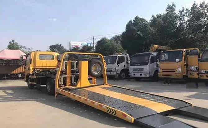 灵山汽车中途维修案例